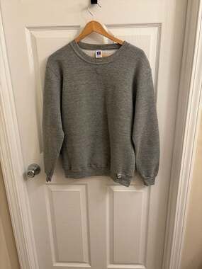 Vintage 90s Russell Athletic Grey Blank Crewneck Sweatshirt Size M
